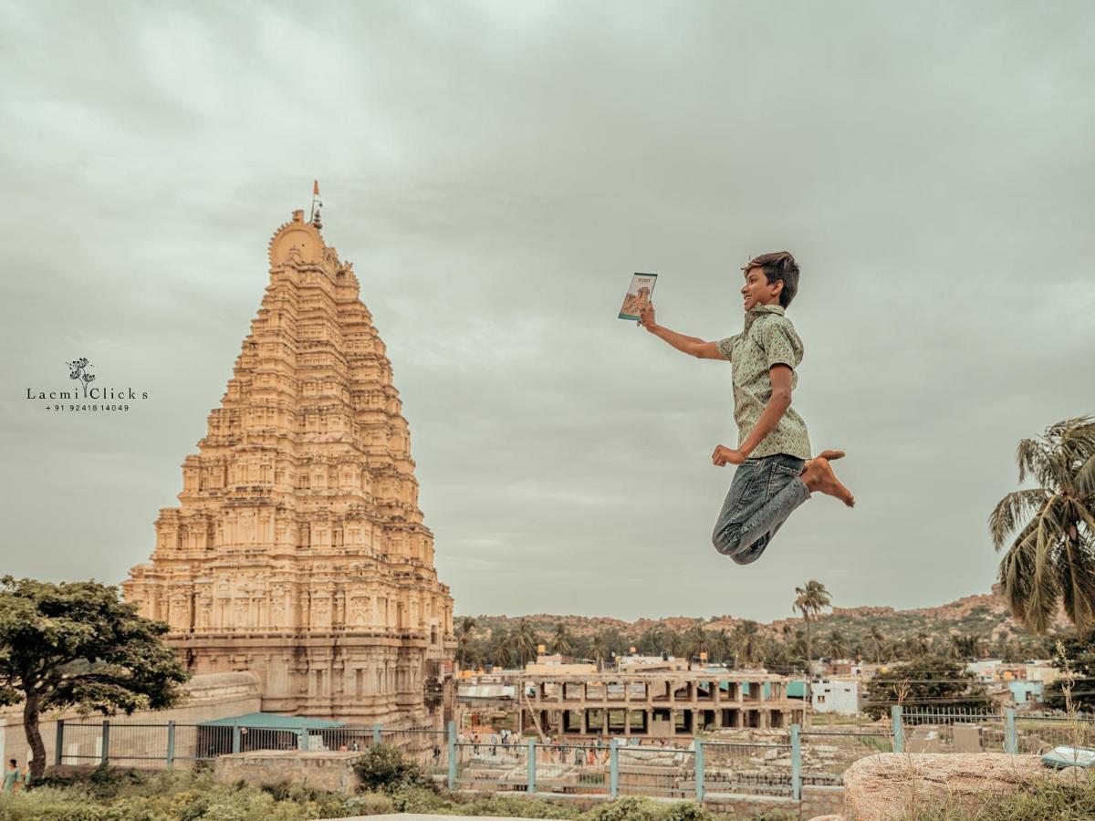 Temple View Guest House Hampi Esterno foto