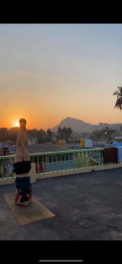 Temple View Guest House Hampi Esterno foto