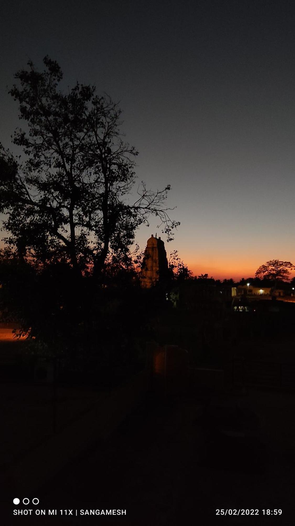 Temple View Guest House Hampi Esterno foto