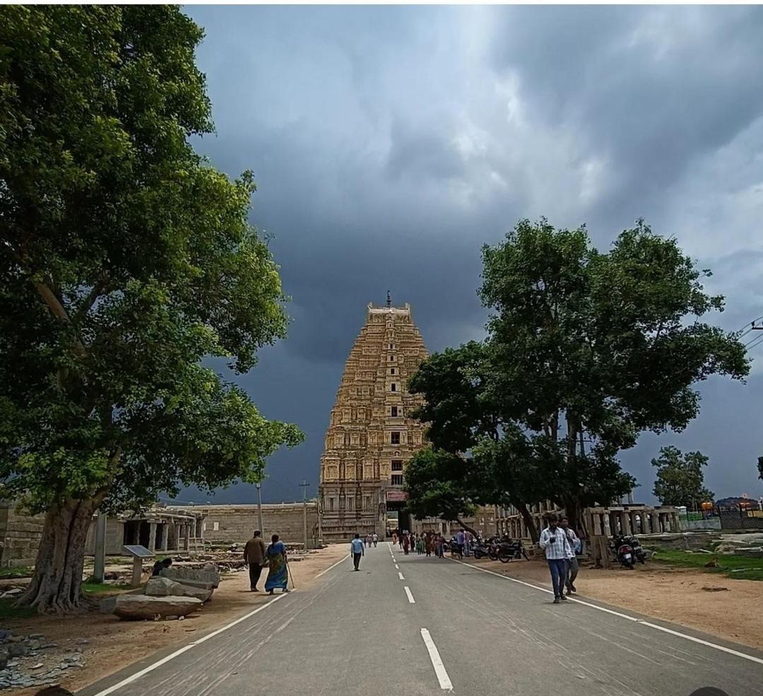 Temple View Guest House Hampi Esterno foto